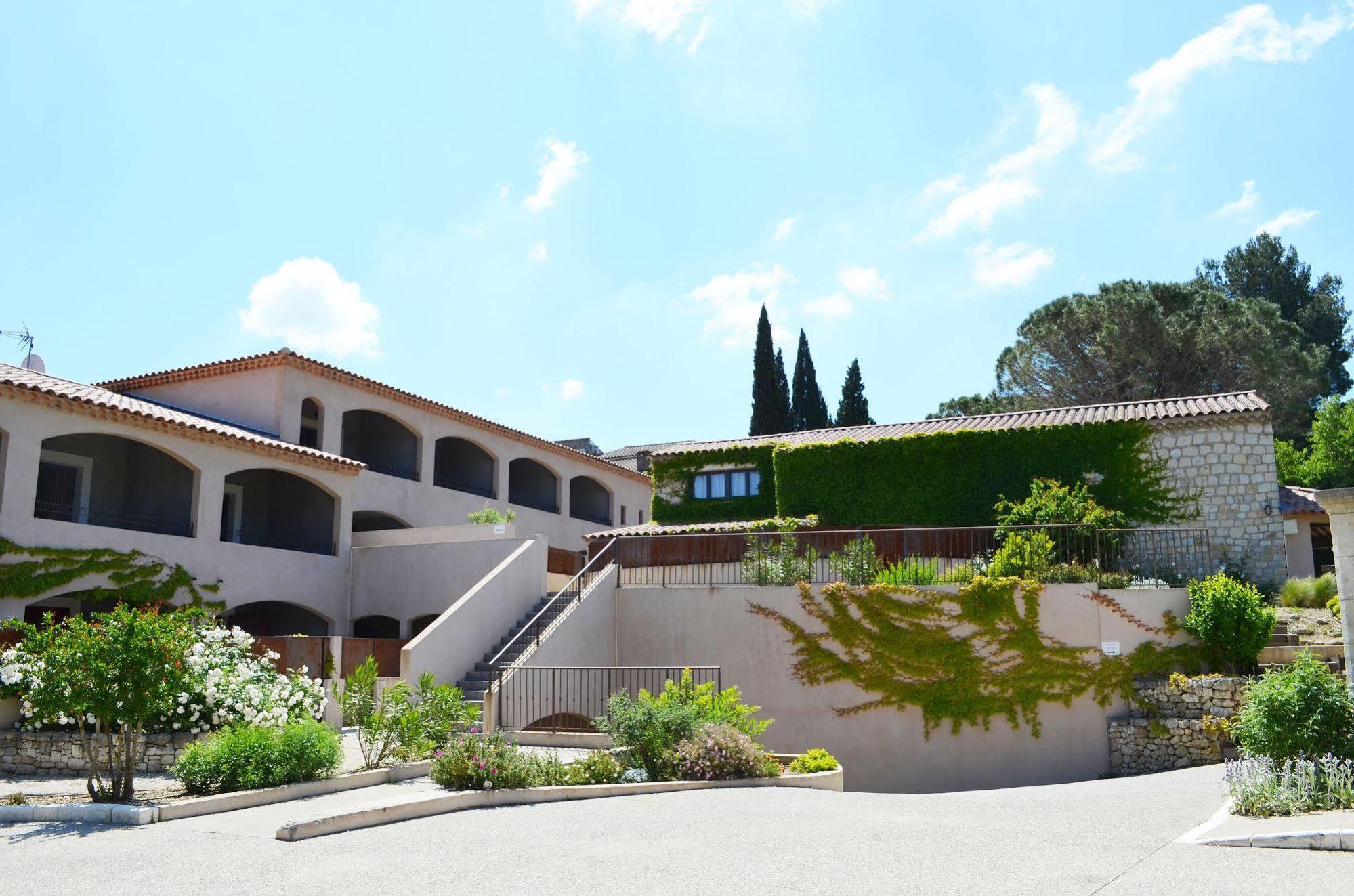 Mas De Valrugues Holifrance Aparthotel Saint-Rémy-de-Provence Екстериор снимка