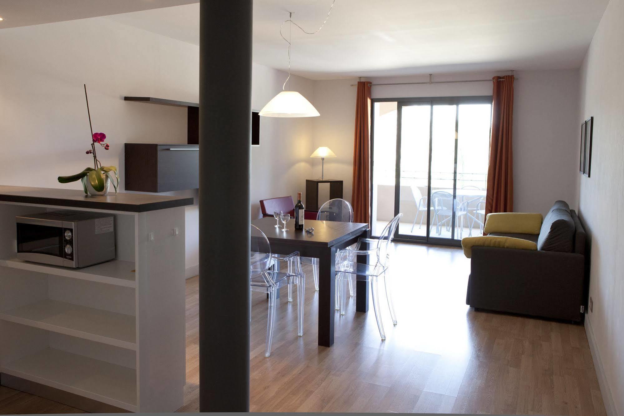 Mas De Valrugues Holifrance Aparthotel Saint-Rémy-de-Provence Екстериор снимка