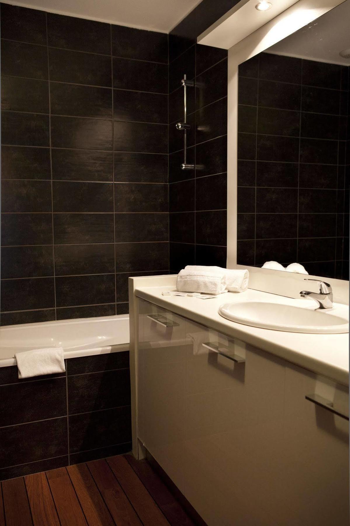 Mas De Valrugues Holifrance Aparthotel Saint-Rémy-de-Provence Екстериор снимка
