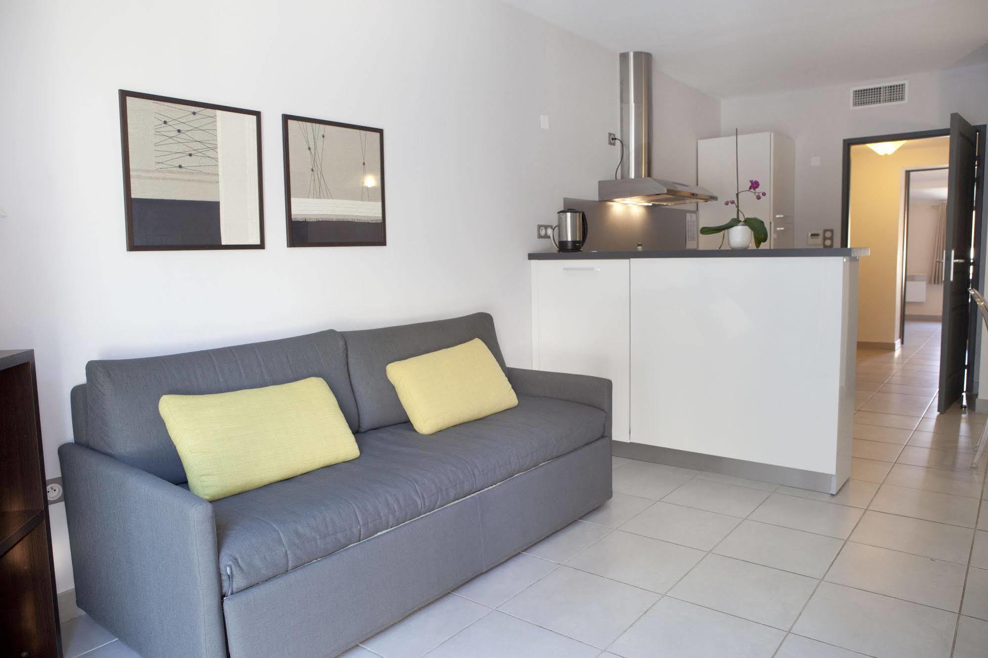 Mas De Valrugues Holifrance Aparthotel Saint-Rémy-de-Provence Екстериор снимка