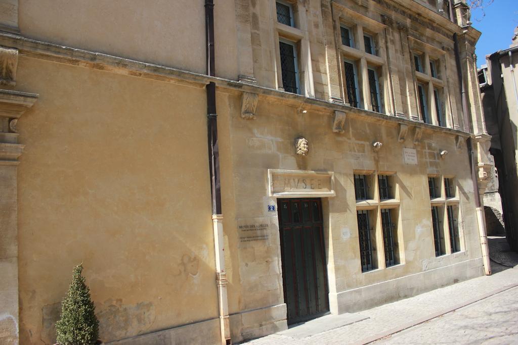 Mas De Valrugues Holifrance Aparthotel Saint-Rémy-de-Provence Екстериор снимка